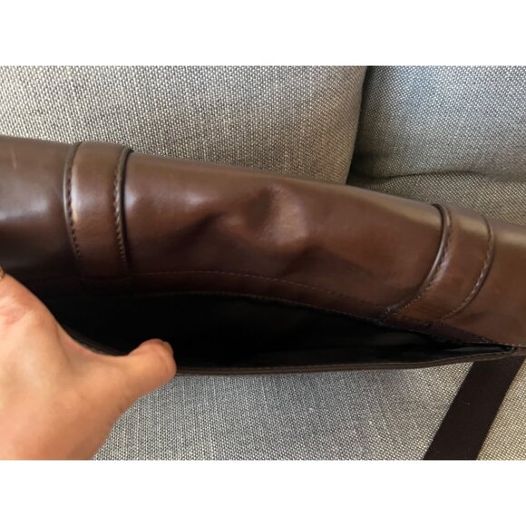 Fossil Messenger Bag in Chocolate Brown Leather, Super Cute, Barely Used - Picture 7 of 14